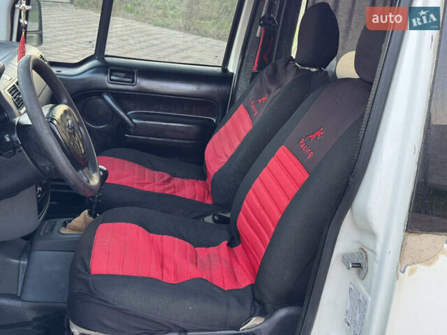 Форд Турнео Коннект 2003 в Черновцах на Automoto.ua Белый Форд Турнео Коннект, объемом двигателя 0 л и пробегом 213 тыс. км за 2700 $, фото 13 на Automoto.ua