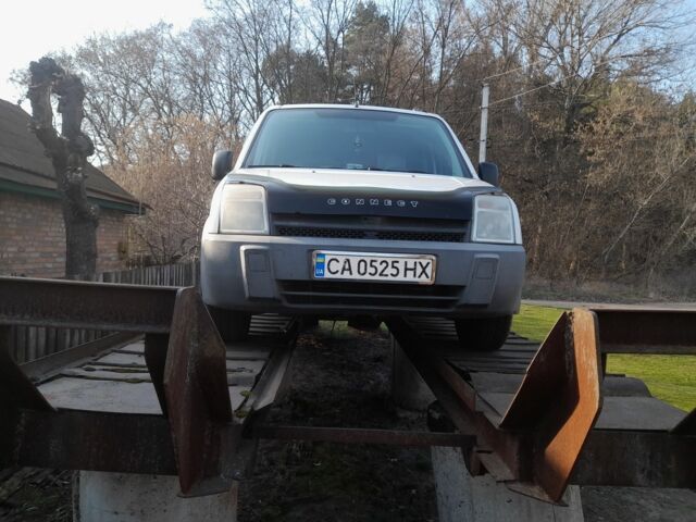 Белый Форд Турнео Коннект, объемом двигателя 1.8 л и пробегом 365 тыс. км за 2863 $, фото 4 на Automoto.ua