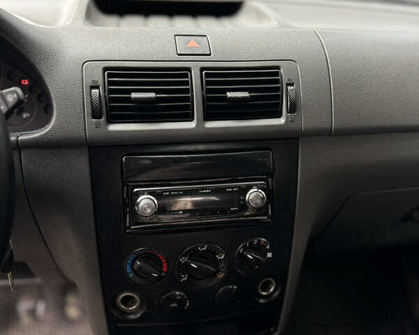 Білий Форд Турнео Коннект, об'ємом двигуна 1.8 л та пробігом 240 тис. км за 1750 $, фото 9 на Automoto.ua