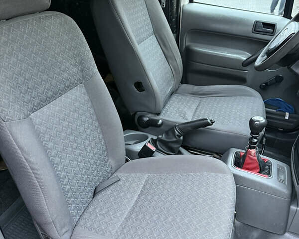 Белый Форд Турнео Коннект, объемом двигателя 1.75 л и пробегом 450 тыс. км за 4100 $, фото 9 на Automoto.ua