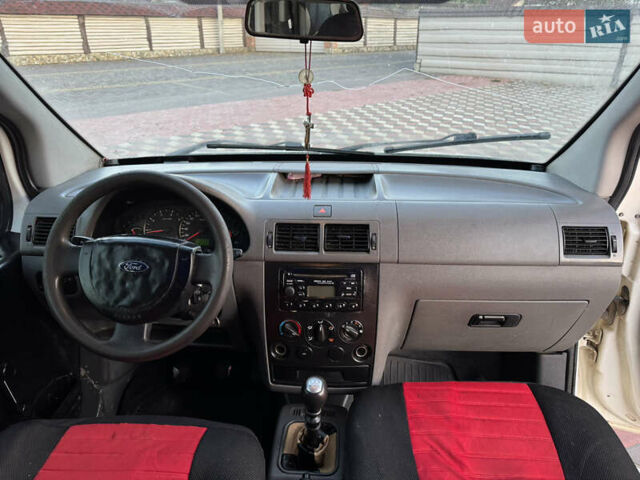 Белый Форд Турнео Коннект, объемом двигателя 0 л и пробегом 213 тыс. км за 2600 $, фото 12 на Automoto.ua