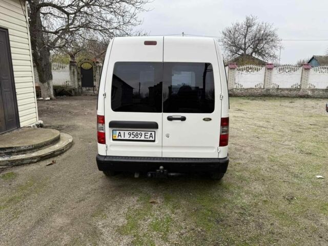 Белый Форд Турнео Коннект, объемом двигателя 1.8 л и пробегом 230 тыс. км за 4000 $, фото 4 на Automoto.ua