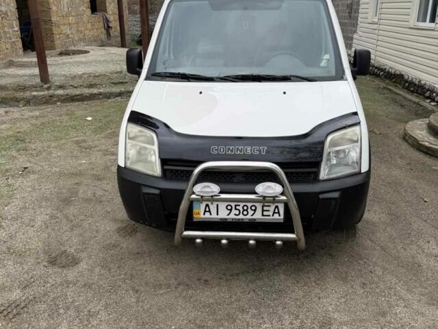 Белый Форд Турнео Коннект, объемом двигателя 1.8 л и пробегом 230 тыс. км за 4000 $, фото 1 на Automoto.ua