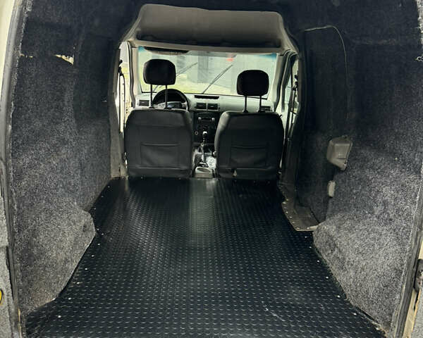 Білий Форд Турнео Коннект, об'ємом двигуна 1.8 л та пробігом 240 тис. км за 1750 $, фото 10 на Automoto.ua