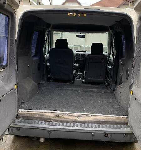 Белый Форд Турнео Коннект, объемом двигателя 1.8 л и пробегом 475 тыс. км за 3600 $, фото 7 на Automoto.ua