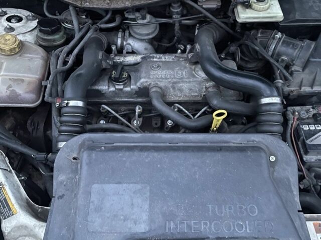 Белый Форд Турнео Коннект, объемом двигателя 1.8 л и пробегом 350 тыс. км за 5300 $, фото 15 на Automoto.ua