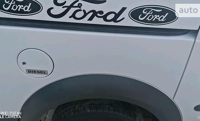 Белый Форд Турнео Коннект, объемом двигателя 1.8 л и пробегом 289 тыс. км за 5200 $, фото 14 на Automoto.ua