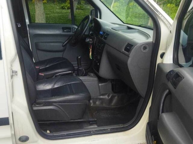 Білий Форд Турнео Коннект, об'ємом двигуна 1.8 л та пробігом 324 тис. км за 3950 $, фото 9 на Automoto.ua