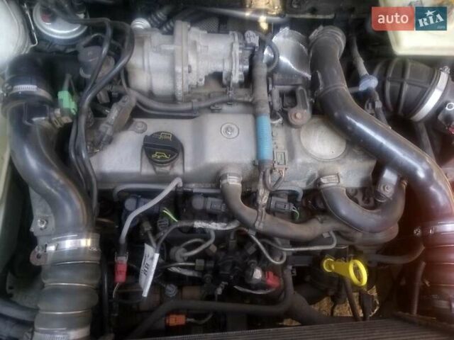 Белый Форд Турнео Коннект, объемом двигателя 1.75 л и пробегом 390 тыс. км за 4150 $, фото 1 на Automoto.ua