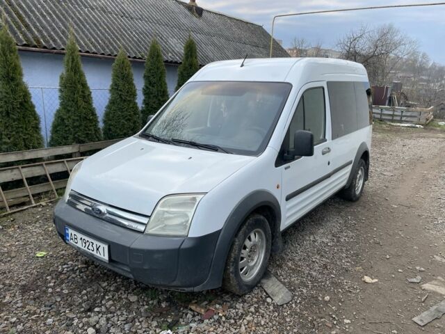 Белый Форд Турнео Коннект, объемом двигателя 1.8 л и пробегом 240 тыс. км за 3200 $, фото 2 на Automoto.ua