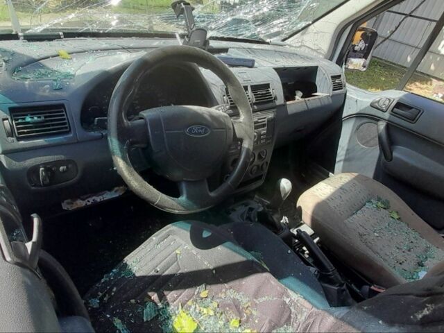 Белый Форд Турнео Коннект, объемом двигателя 0 л и пробегом 350 тыс. км за 2000 $, фото 8 на Automoto.ua