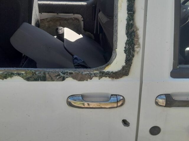 Белый Форд Турнео Коннект, объемом двигателя 0 л и пробегом 350 тыс. км за 2000 $, фото 15 на Automoto.ua