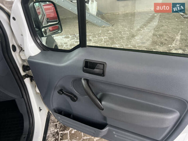 Білий Форд Турнео Коннект, об'ємом двигуна 0 л та пробігом 270 тис. км за 3950 $, фото 5 на Automoto.ua