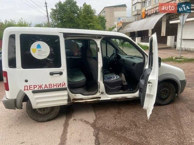 Белый Форд Турнео Коннект, объемом двигателя 1.8 л и пробегом 423 тыс. км за 4300 $, фото 1 на Automoto.ua