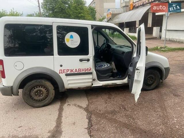 Белый Форд Турнео Коннект, объемом двигателя 1.8 л и пробегом 423 тыс. км за 4300 $, фото 2 на Automoto.ua