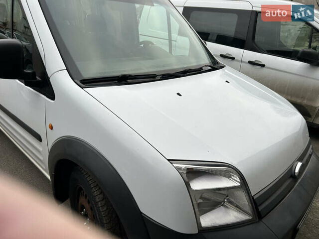 Белый Форд Турнео Коннект, объемом двигателя 1.8 л и пробегом 300 тыс. км за 5000 $, фото 6 на Automoto.ua