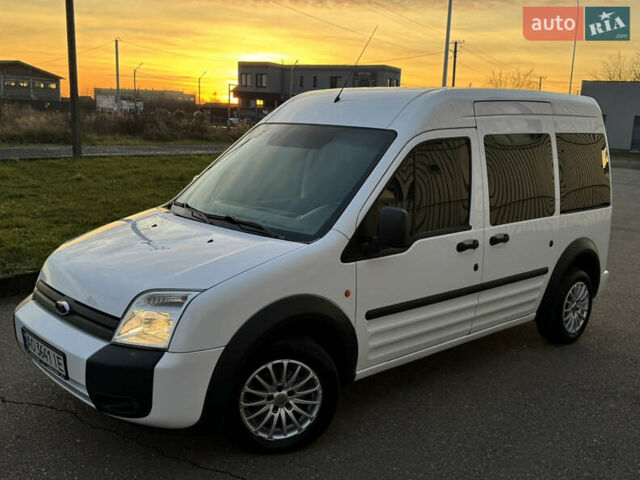 Белый Форд Турнео Коннект, объемом двигателя 1.8 л и пробегом 216 тыс. км за 6700 $, фото 3 на Automoto.ua