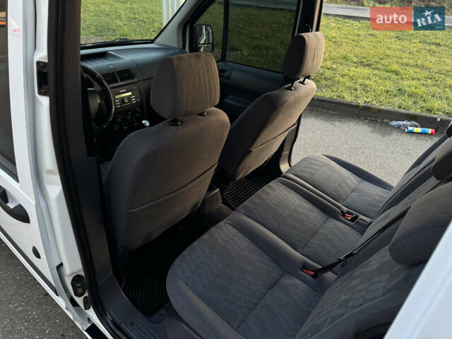 Белый Форд Турнео Коннект, объемом двигателя 1.8 л и пробегом 216 тыс. км за 6700 $, фото 15 на Automoto.ua