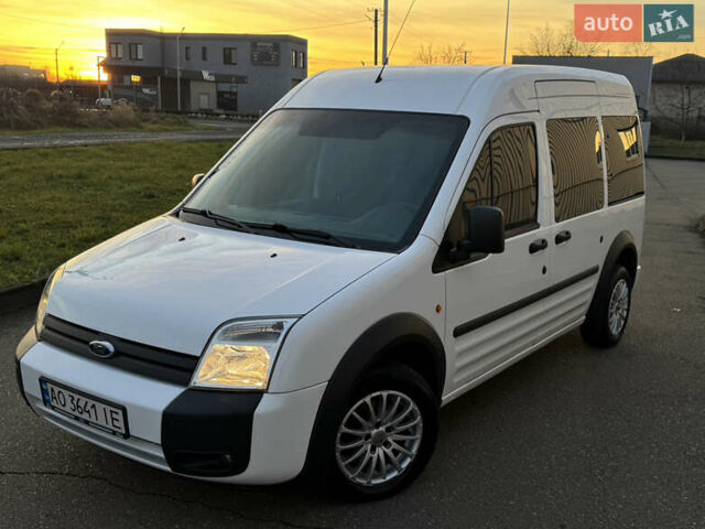 Белый Форд Турнео Коннект, объемом двигателя 1.8 л и пробегом 216 тыс. км за 6700 $, фото 2 на Automoto.ua