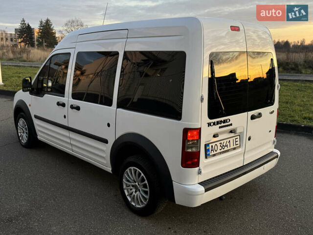 Белый Форд Турнео Коннект, объемом двигателя 1.8 л и пробегом 216 тыс. км за 6700 $, фото 5 на Automoto.ua