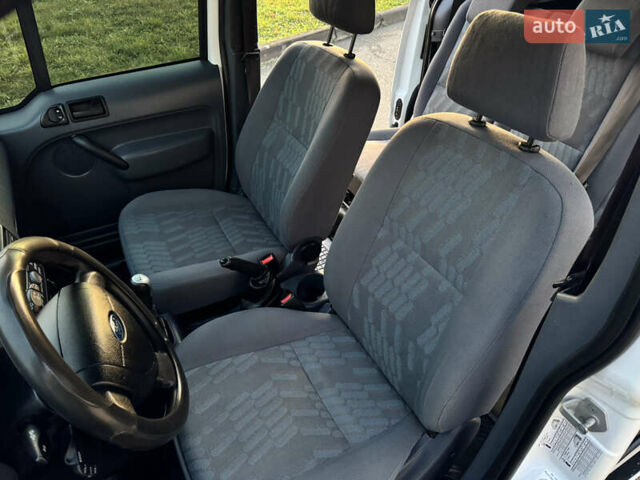 Белый Форд Турнео Коннект, объемом двигателя 1.8 л и пробегом 216 тыс. км за 6700 $, фото 22 на Automoto.ua