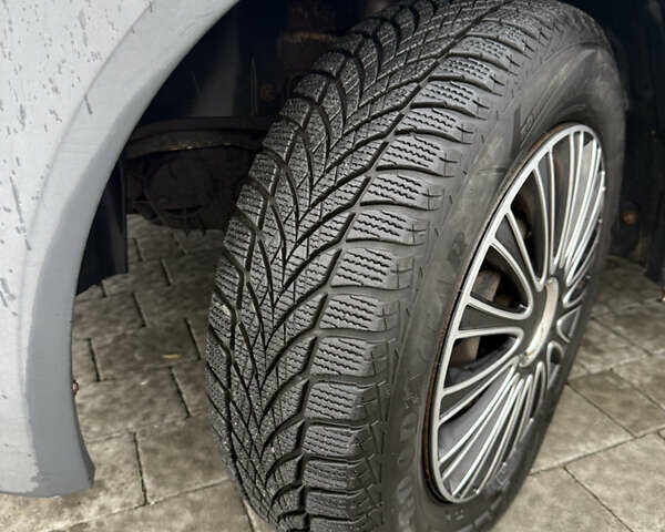 Белый Форд Турнео Коннект, объемом двигателя 1.75 л и пробегом 292 тыс. км за 4600 $, фото 18 на Automoto.ua