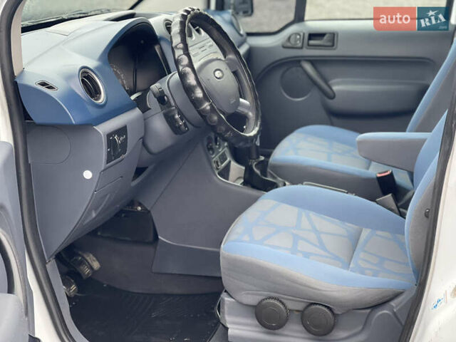 Белый Форд Турнео Коннект, объемом двигателя 1.75 л и пробегом 330 тыс. км за 5450 $, фото 14 на Automoto.ua