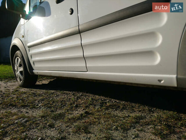Білий Форд Турнео Коннект, об'ємом двигуна 1.75 л та пробігом 284 тис. км за 5200 $, фото 24 на Automoto.ua