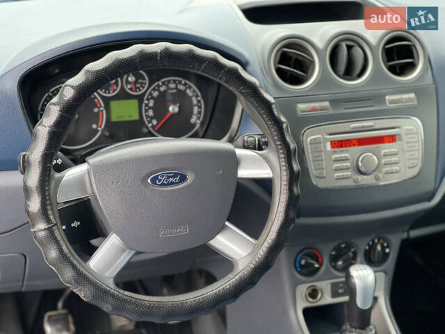 Белый Форд Турнео Коннект, объемом двигателя 1.75 л и пробегом 330 тыс. км за 5450 $, фото 20 на Automoto.ua