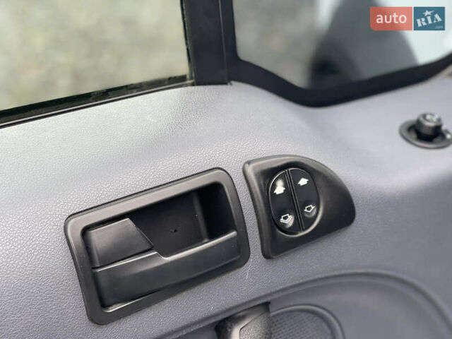 Белый Форд Турнео Коннект, объемом двигателя 1.75 л и пробегом 330 тыс. км за 5450 $, фото 21 на Automoto.ua