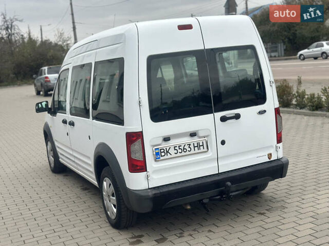 Белый Форд Турнео Коннект, объемом двигателя 1.8 л и пробегом 190 тыс. км за 7750 $, фото 3 на Automoto.ua