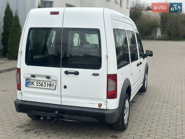 Белый Форд Турнео Коннект, объемом двигателя 1.8 л и пробегом 190 тыс. км за 7750 $, фото 4 на Automoto.ua