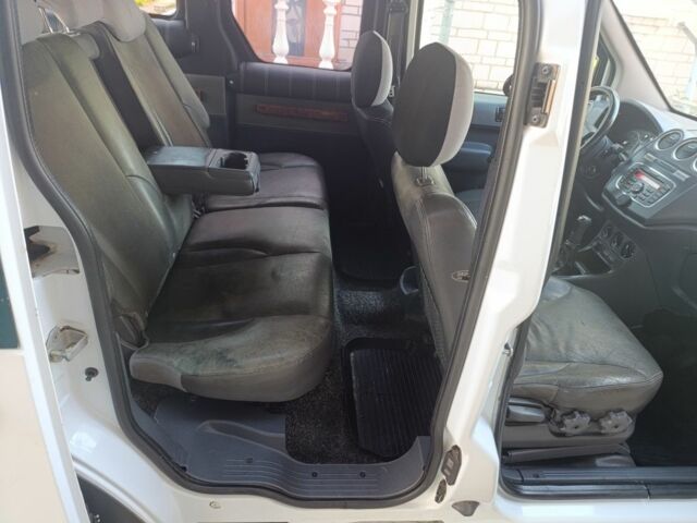 Белый Форд Турнео Коннект, объемом двигателя 1.8 л и пробегом 213 тыс. км за 5700 $, фото 17 на Automoto.ua