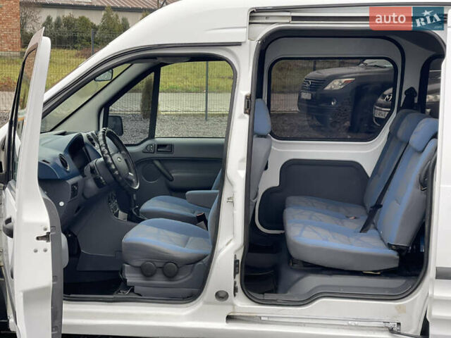 Белый Форд Турнео Коннект, объемом двигателя 1.75 л и пробегом 330 тыс. км за 5450 $, фото 19 на Automoto.ua