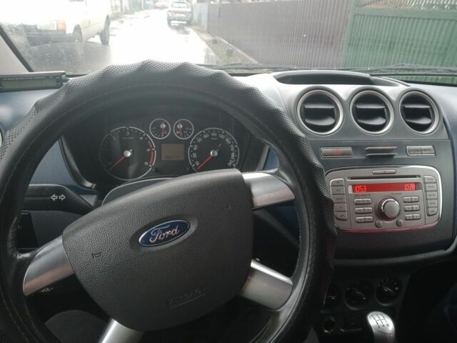 Белый Форд Турнео Коннект, объемом двигателя 1.8 л и пробегом 266 тыс. км за 7000 $, фото 6 на Automoto.ua