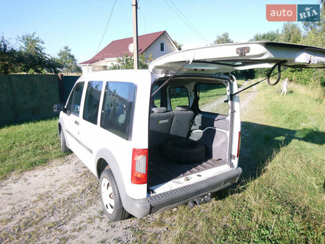 Білий Форд Турнео Коннект, об'ємом двигуна 1.75 л та пробігом 284 тис. км за 5200 $, фото 13 на Automoto.ua