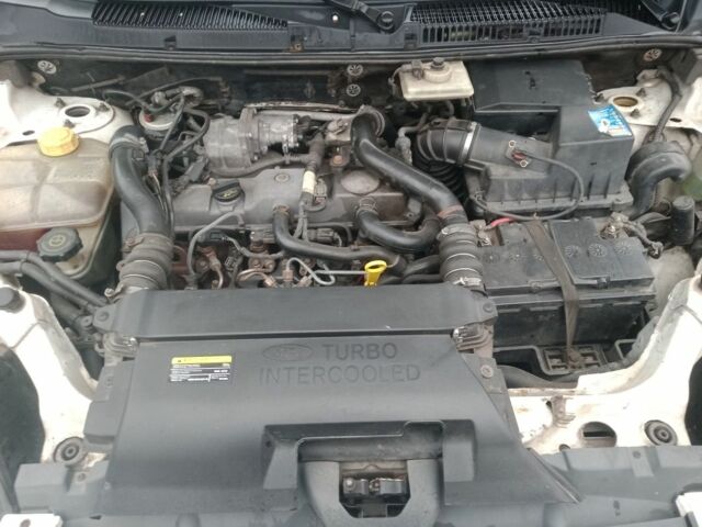 Белый Форд Турнео Коннект, объемом двигателя 1.8 л и пробегом 266 тыс. км за 7000 $, фото 10 на Automoto.ua