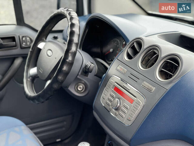 Белый Форд Турнео Коннект, объемом двигателя 1.75 л и пробегом 330 тыс. км за 5450 $, фото 17 на Automoto.ua