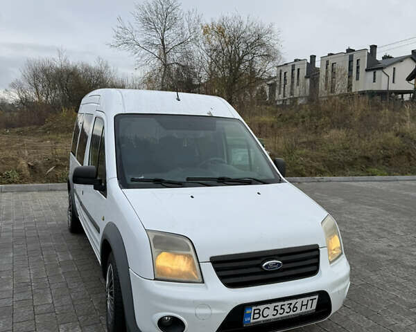 Белый Форд Турнео Коннект, объемом двигателя 1.75 л и пробегом 292 тыс. км за 4600 $, фото 2 на Automoto.ua