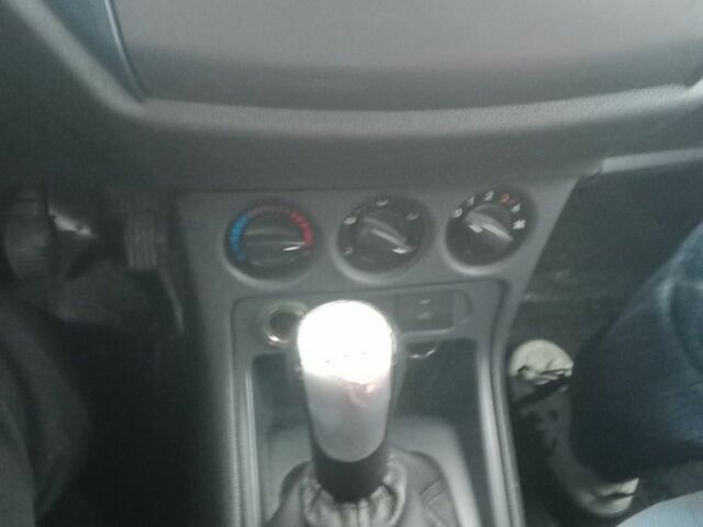 Белый Форд Турнео Коннект, объемом двигателя 1.8 л и пробегом 266 тыс. км за 7000 $, фото 7 на Automoto.ua