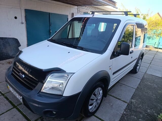 Белый Форд Турнео Коннект, объемом двигателя 1.8 л и пробегом 213 тыс. км за 5700 $, фото 12 на Automoto.ua