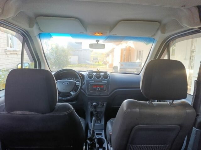 Белый Форд Турнео Коннект, объемом двигателя 1.8 л и пробегом 213 тыс. км за 5700 $, фото 7 на Automoto.ua