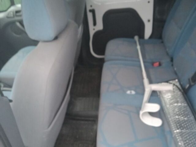 Белый Форд Турнео Коннект, объемом двигателя 1.8 л и пробегом 266 тыс. км за 7000 $, фото 5 на Automoto.ua