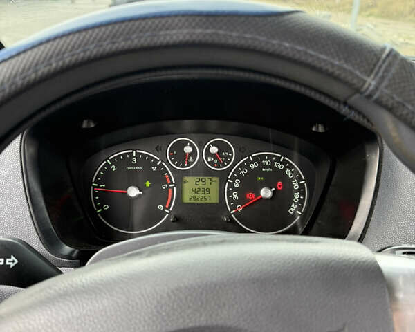 Белый Форд Турнео Коннект, объемом двигателя 1.75 л и пробегом 292 тыс. км за 4600 $, фото 8 на Automoto.ua