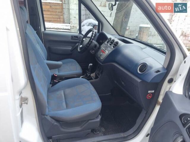 Белый Форд Турнео Коннект, объемом двигателя 1.75 л и пробегом 330 тыс. км за 5200 $, фото 7 на Automoto.ua