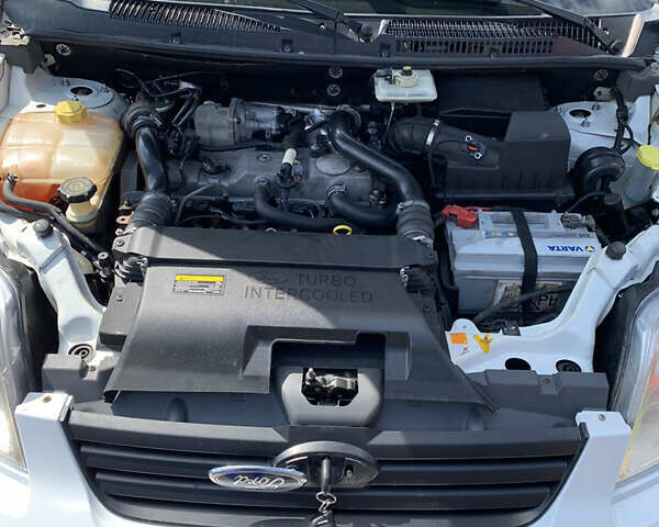 Белый Форд Турнео Коннект, объемом двигателя 1.8 л и пробегом 190 тыс. км за 6300 $, фото 12 на Automoto.ua