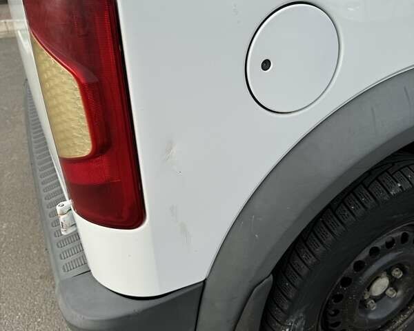 Форд Турнео Коннект 2012 в Николаеве на Automoto.ua Белый Форд Турнео Коннект, объемом двигателя 1.76 л и пробегом 230 тыс. км за 5200 $, фото 5 на Automoto.ua