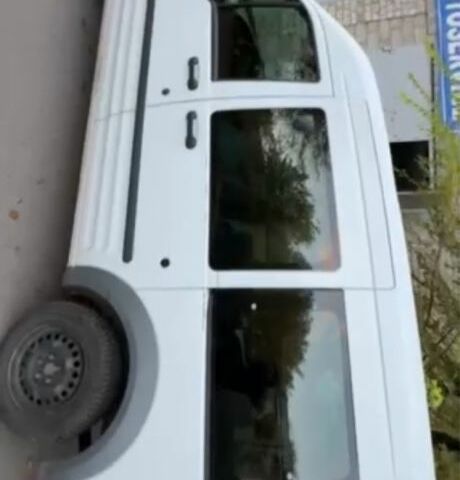 Белый Форд Турнео Коннект, объемом двигателя 1.8 л и пробегом 250 тыс. км за 6500 $, фото 1 на Automoto.ua