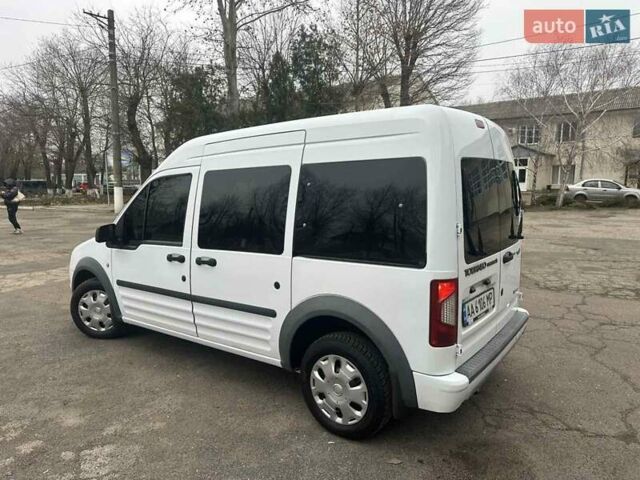 Белый Форд Турнео Коннект, объемом двигателя 1.8 л и пробегом 280 тыс. км за 7800 $, фото 9 на Automoto.ua