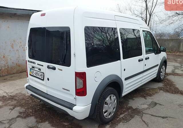 Белый Форд Турнео Коннект, объемом двигателя 1.76 л и пробегом 277 тыс. км за 5950 $, фото 3 на Automoto.ua